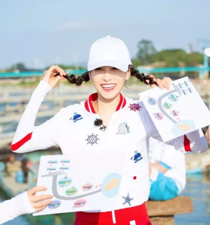 今年秋冬最chic！原來短發和帽子這么配?。? border=
