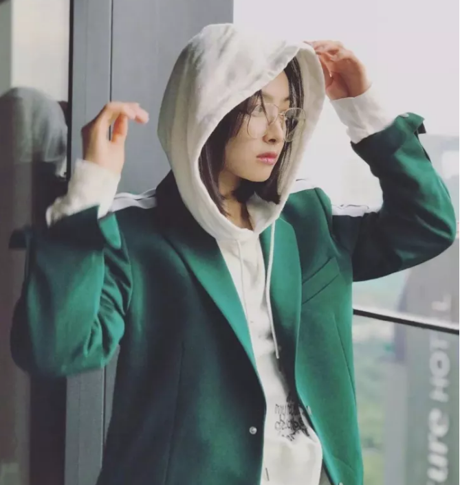 今年秋冬最chic！原來短發和帽子這么配??！